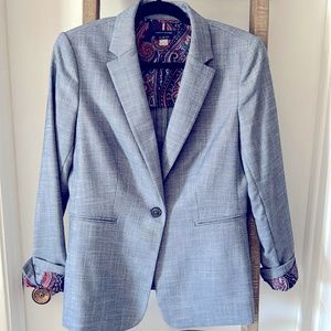 Tommy Hilfiger, Blue and paisley lining on sleeves.